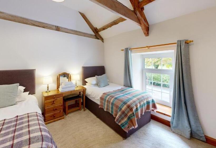 Cabana Deluxe, Swansea Valley Holiday Cottages