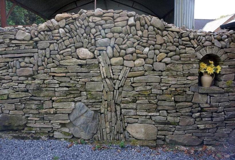 Quarto standard, Swansea Valley Holiday Cottages