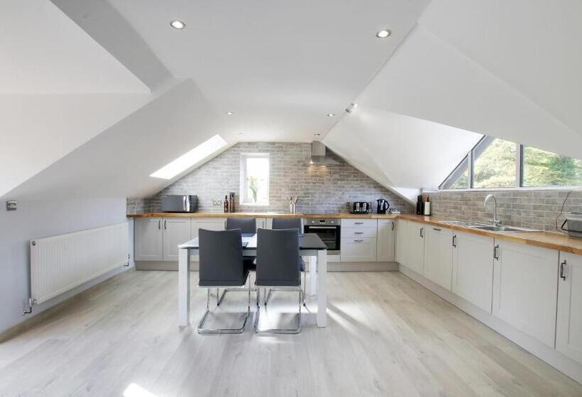 Quarto standard, Swansea Valley Holiday Cottages