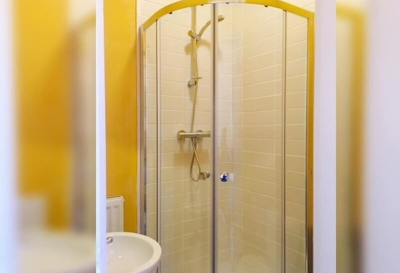 חדר סטנדרד יחיד חדר אמבטיה משותף, Townhouse @ Balliol Street Stoke