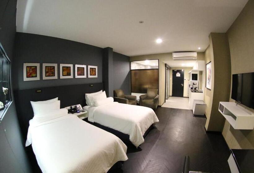 חדר דלוקס, Bedrock