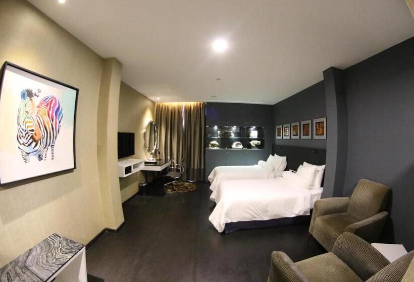 חדר דלוקס, Bedrock