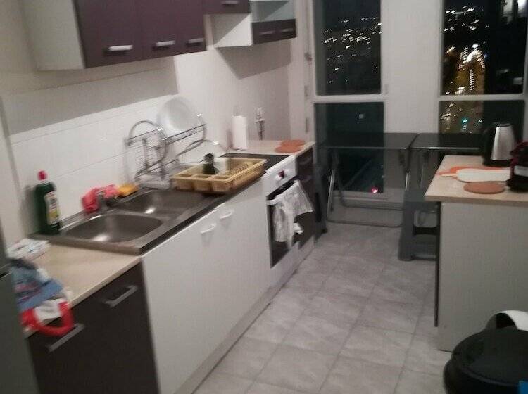 经济房, Guesthouse In Sarcelles Near Paris Center