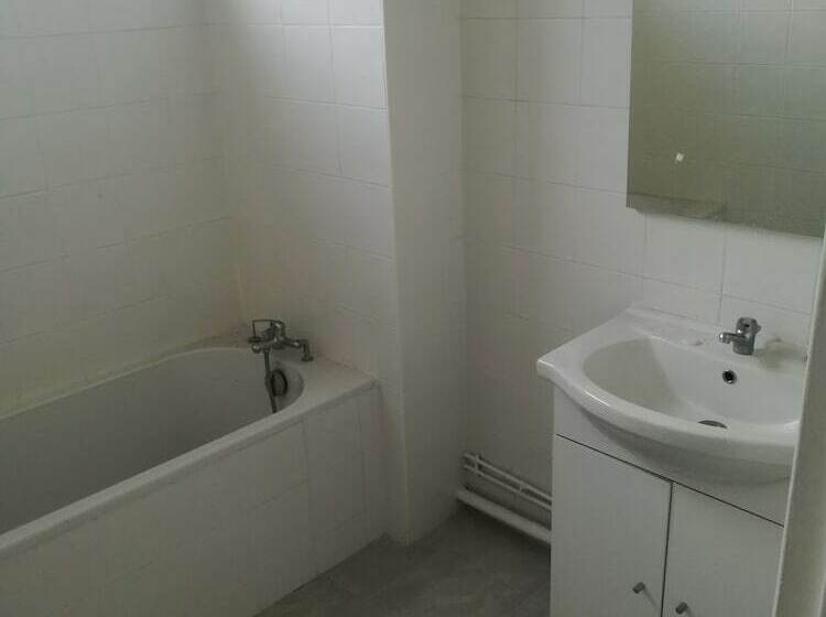 经济房, Guesthouse In Sarcelles Near Paris Center