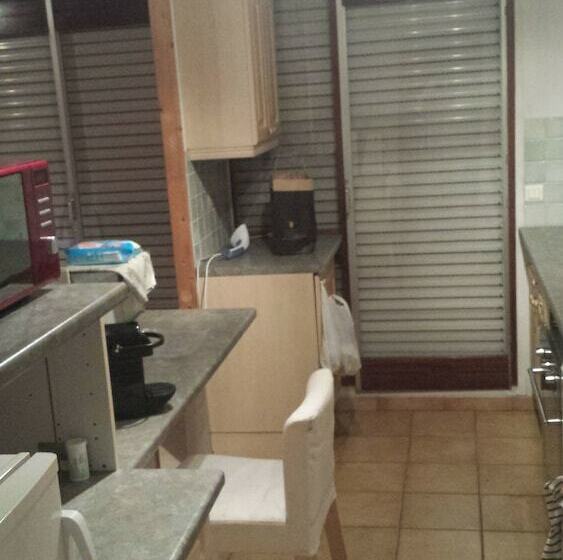 经济房, Guesthouse In Sarcelles Near Paris Center