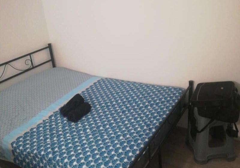 经济房, Guesthouse In Sarcelles Near Paris Center