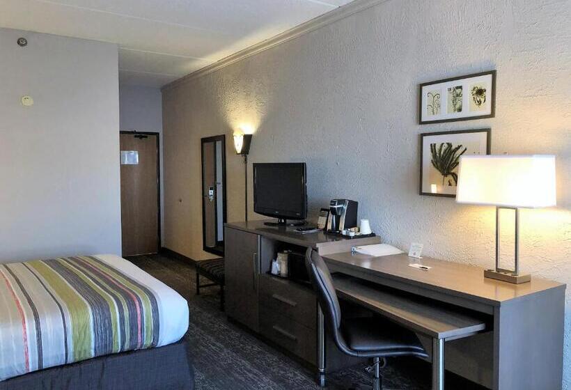 غرفة قياسية سرير كينج لذوى الإحتياجات الخاصة, Country Inn & Suites By Radisson Mt. Pleasantracine West Wi