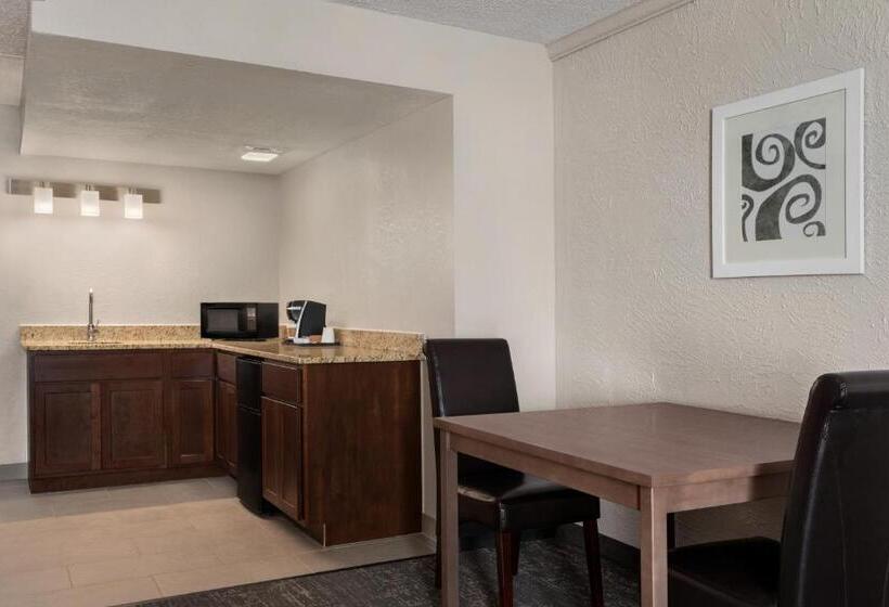 Люкс, Country Inn & Suites By Radisson Mt. Pleasantracine West Wi