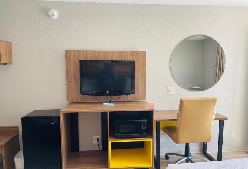 带大床的标准间, Days Inn By Wyndham Killeen Fort Hood