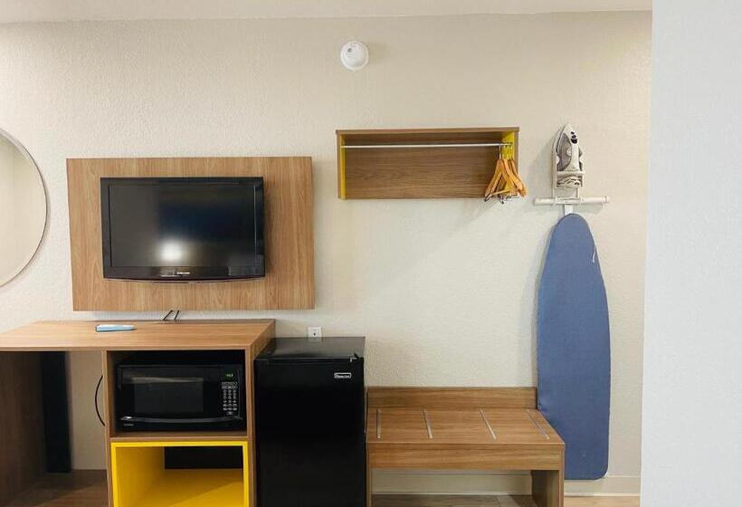 带2个双人床的标准工作室, Days Inn By Wyndham Killeen Fort Hood