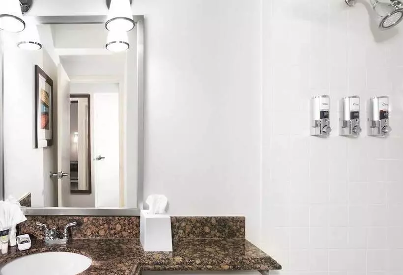 اتاق استاندارد با 2 تخت دوبل, Four Points By Sheraton Kansas City Airport