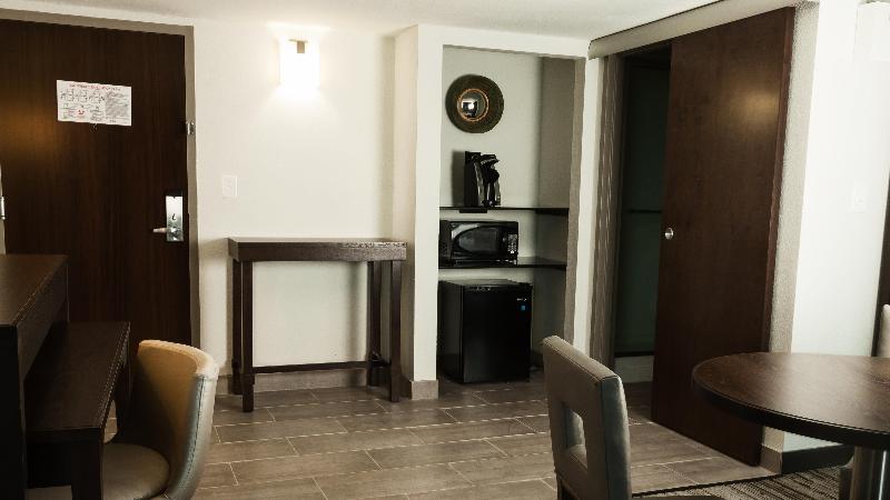 キングサイズベッドのエクゼクティブルーム, Holiday Inn Alexandria   Downtown, An Ihg