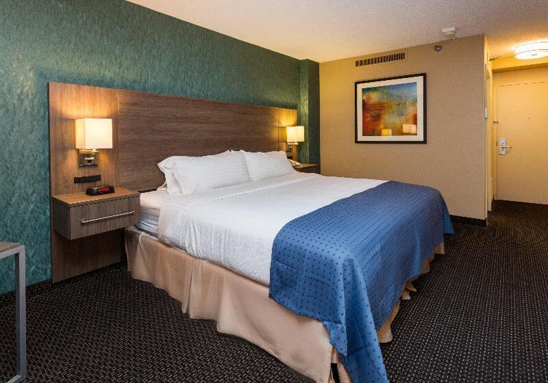 스탠다드 룸 킹사이즈 침대, Holiday Inn Des Moines Downtown Mercy Campus, An Ihg