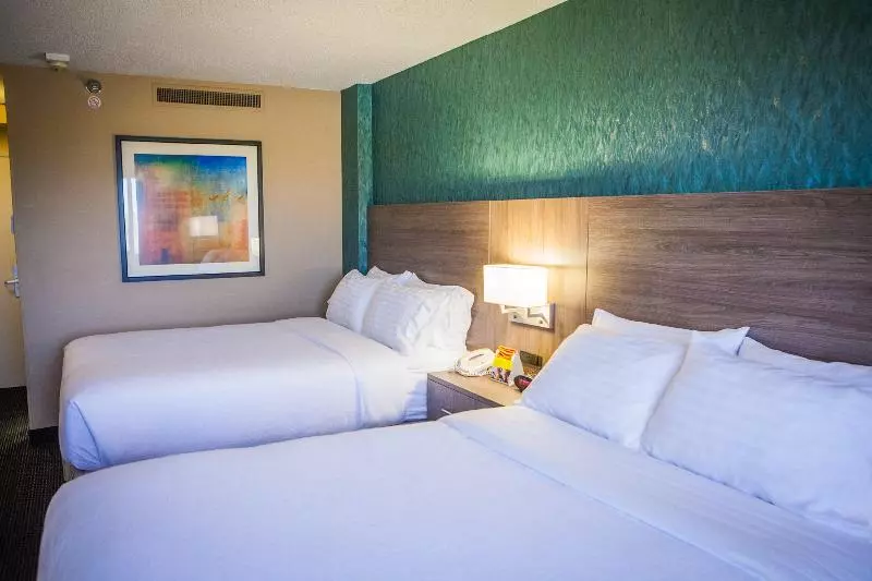 اتاق استاندارد, Holiday Inn Des Moines Downtown Mercy Campus, An Ihg