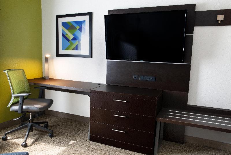 キングサイズベッドのスタンダードルーム, Holiday Inn Express & Suites Dayton Huber Heights By Ihg