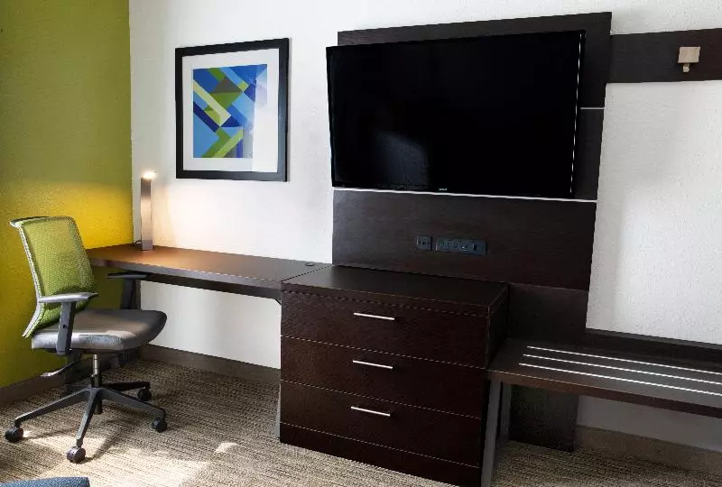 キングサイズベッドのスタンダードルーム, Holiday Inn Express & Suites Dayton Huber Heights By Ihg