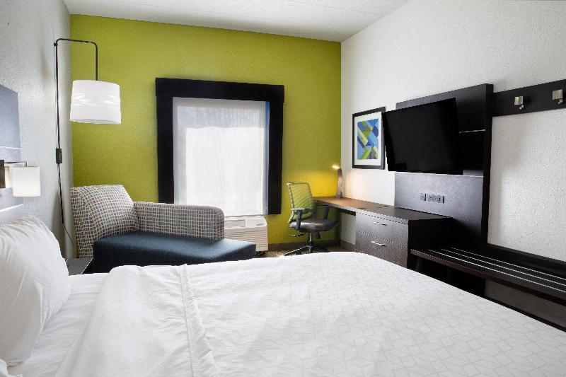 身障者適用キングサイズベッドルーム, Holiday Inn Express & Suites Dayton Huber Heights By Ihg