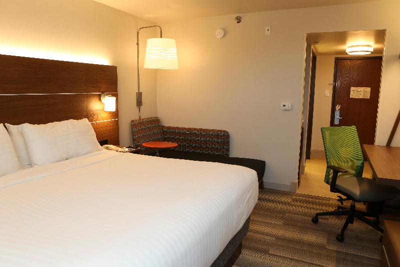 キングサイズベッドのスタンダードルーム, Holiday Inn Express Phoenix Airport/university Drive, An Ihg