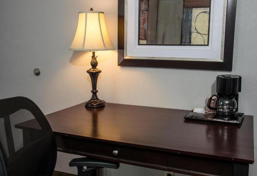 Standart Oda, Days Inn By Wyndham Pittsburg Ks