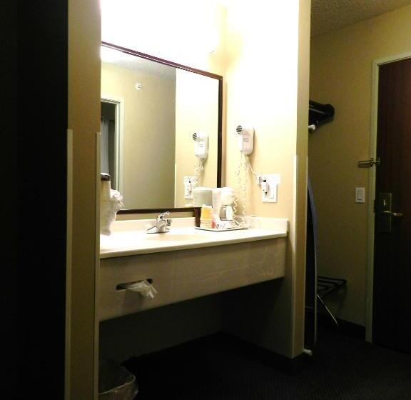 غرفة قياسية, Luxury Inn & Suites Troy