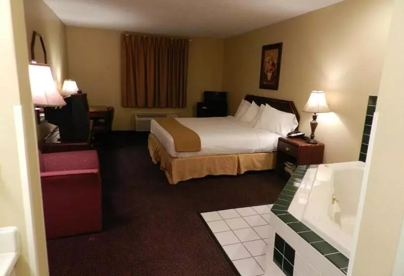 キングサイズベッドのスイートルーム, Luxury Inn & Suites Troy