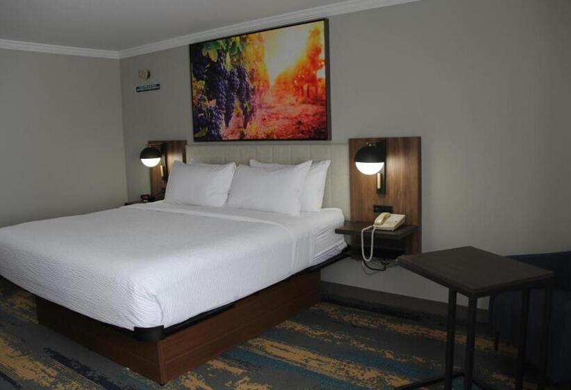 غرفة قياسية سرير كينج لذوى الإحتياجات الخاصة, La Quinta Inn & Suites By Wyndham Yakima Downtown