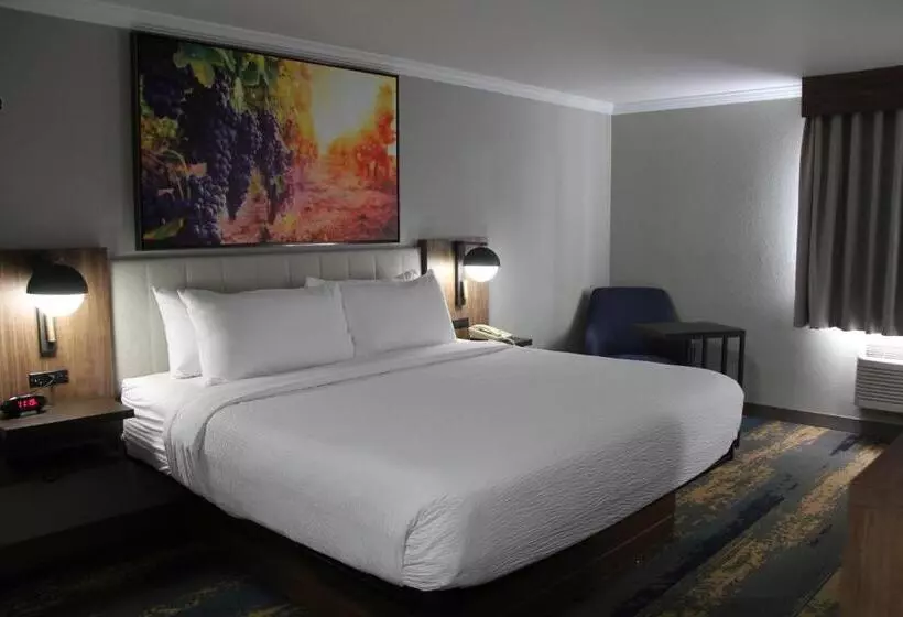 身障者適用キングサイズベッドルーム, La Quinta Inn & Suites By Wyndham Yakima Downtown