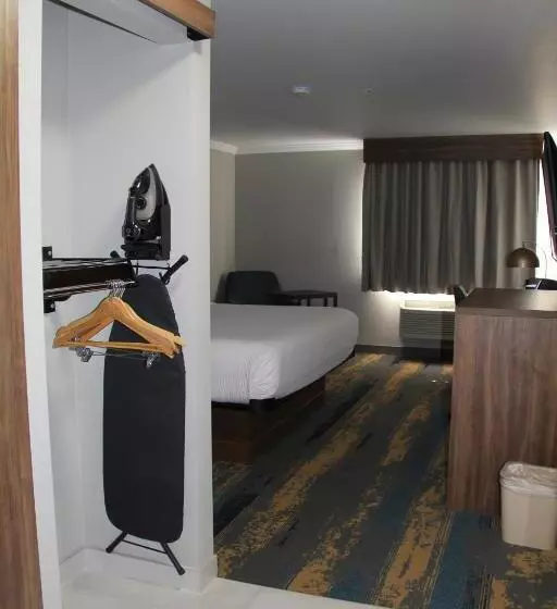 身障者適用キングサイズベッドルーム, La Quinta Inn & Suites By Wyndham Yakima Downtown
