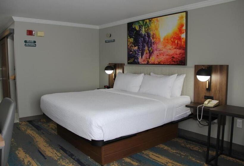 غرفة قياسية سرير كينج لذوى الإحتياجات الخاصة, La Quinta Inn & Suites By Wyndham Yakima Downtown