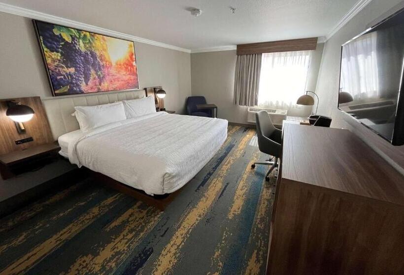 غرفة قياسية سرير كينج لذوى الإحتياجات الخاصة, La Quinta Inn & Suites By Wyndham Yakima Downtown