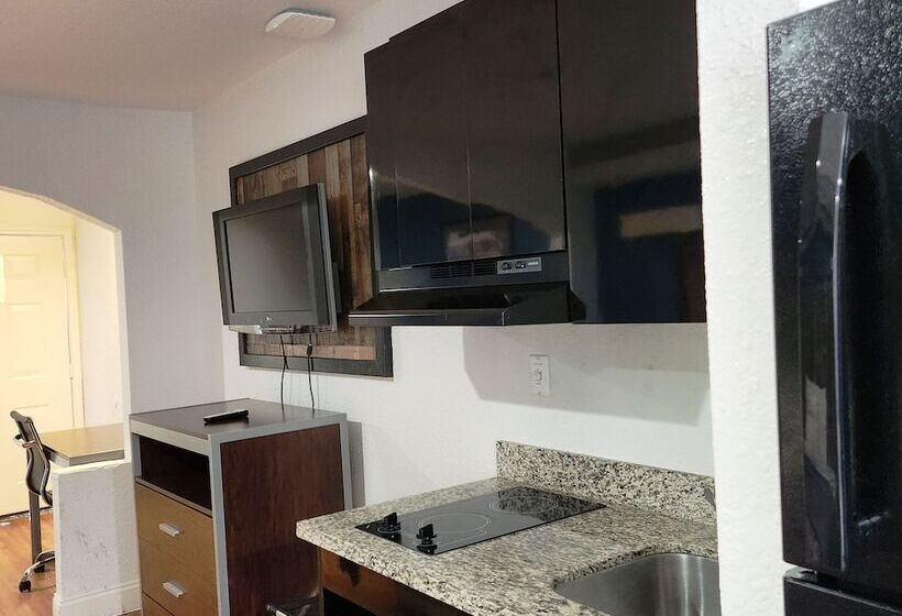 디럭스 룸, Express Inn