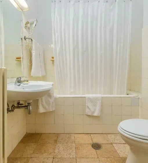 اتاق استاندارد با چشم‌انداز پارک, Brijuni Hotel Neptun