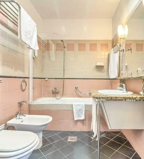 سوییت با چشم‌انداز دریا, Brijuni Hotel Neptun