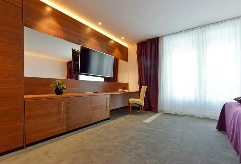 اتاق سوپریور با چشم‌انداز دریا و بالکن, Brijuni Hotel Neptun