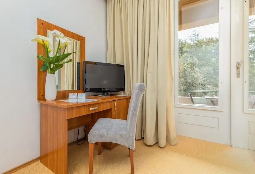 اتاق استاندارد با چشم‌انداز پارک, Brijuni Hotel Neptun