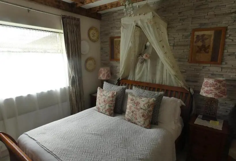 اتاق استاندارد با تخت بزرگ, Bunratty Castle Mews B&b