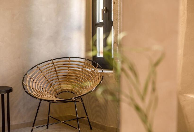 Suite with Terrace, J&g Suites