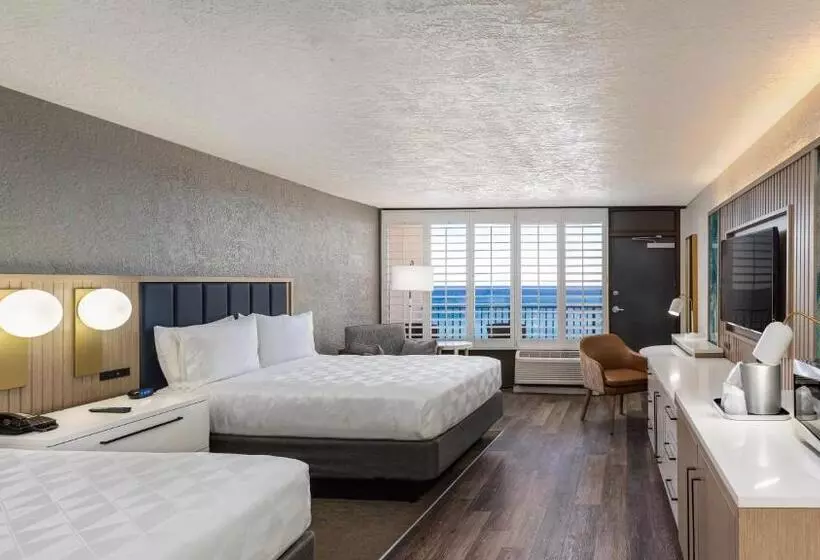 اتاق سوپریور با تخت دو نفره بزرگ, Holiday Inn Resort Panama City Beach, An Ihg