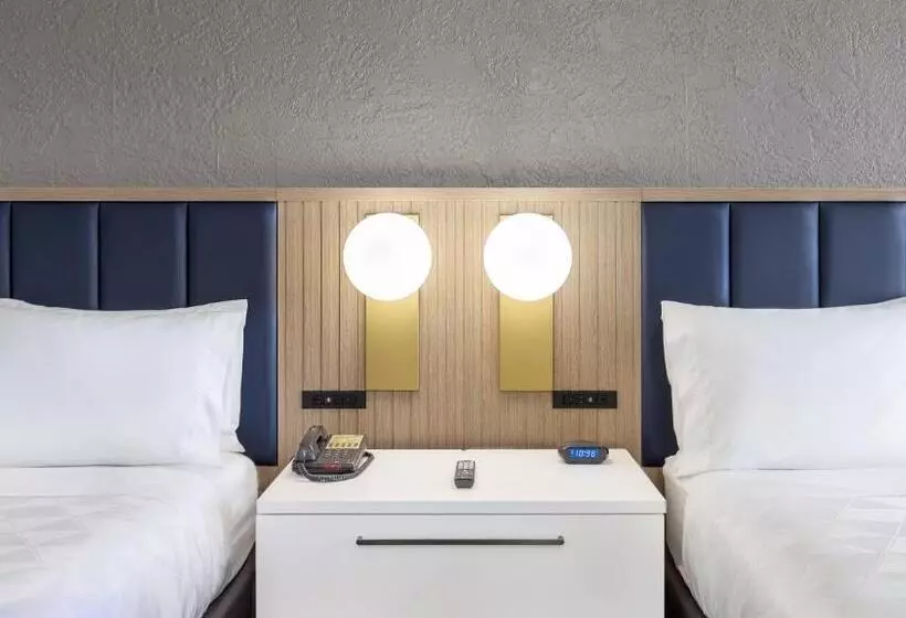 اتاق سوپریور با تخت دو نفره بزرگ, Holiday Inn Resort Panama City Beach, An Ihg
