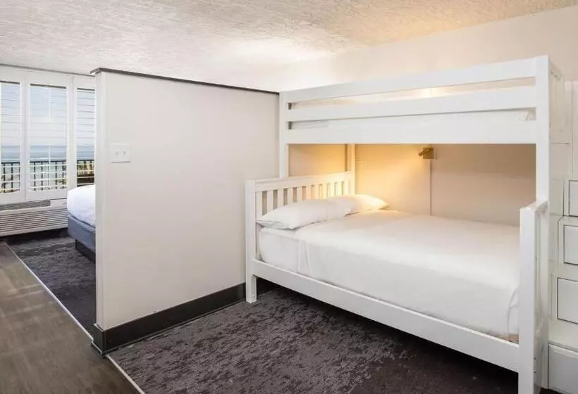 اتاق استاندارد با تخت بزرگ, Holiday Inn Resort Panama City Beach, An Ihg