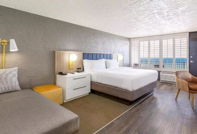 اتاق استاندارد با تخت بزرگ برای معلولان, Holiday Inn Resort Panama City Beach, An Ihg