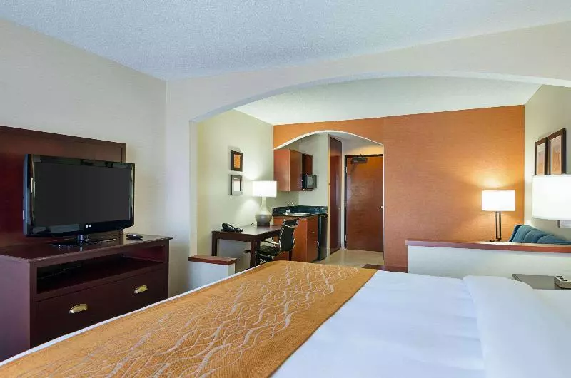 キングサイズベッドのスイートルーム, Comfort Inn & Suites