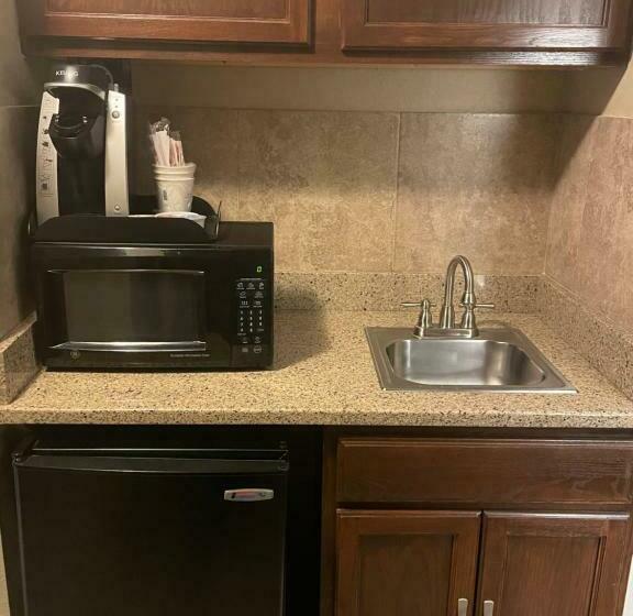 Студия Deluxe, Stay Suites Formerly Known As Days Inn & Suites By Wyndham La Crosse Onalaska