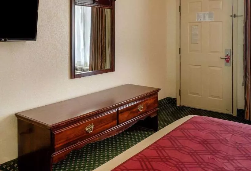 اتاق استاندارد با تخت بزرگ, Econo Lodge Inn & Suites