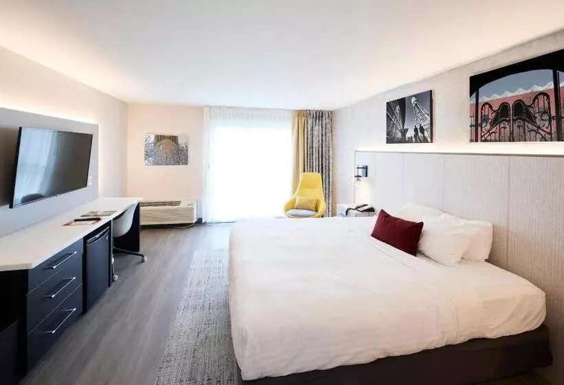 キングサイドベッドのスタンダードワンルーム, Gateway Hotel And Conference Center