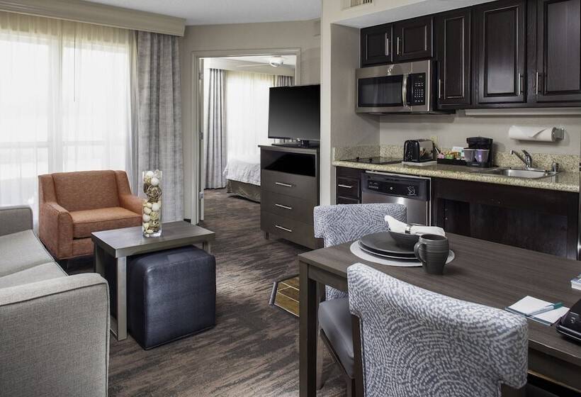 Suite, Addison Suites