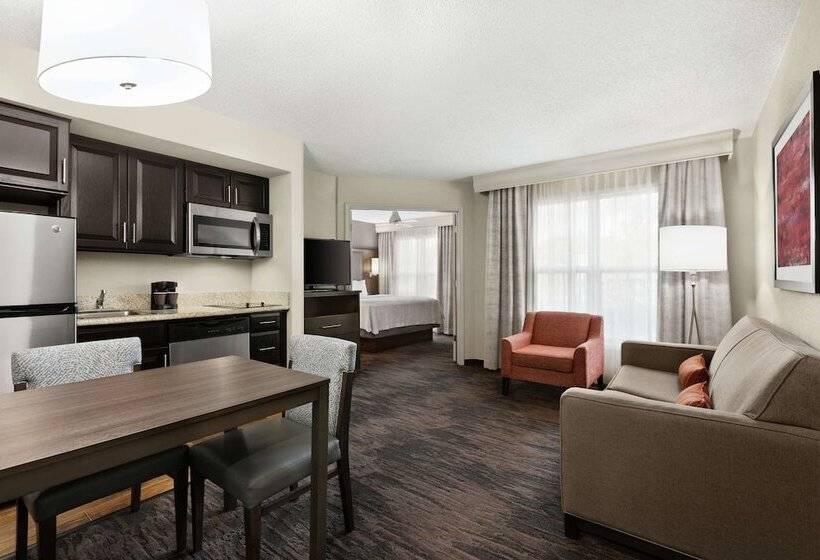 Lakosztály, Addison Suites