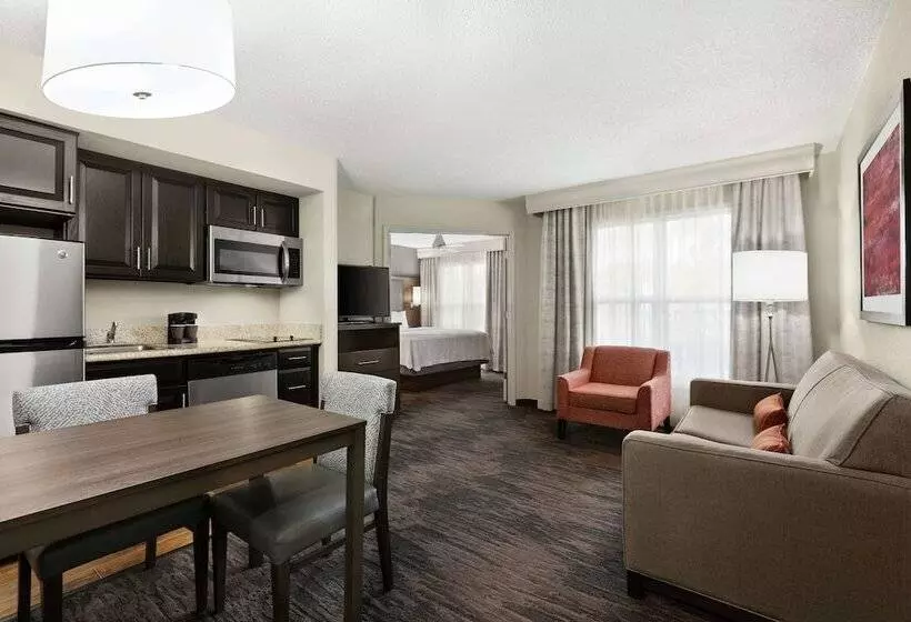 スイート, Addison Suites
