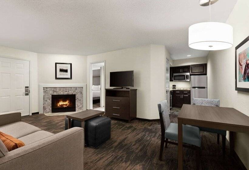 جناح غرفتين نوم, Addison Suites