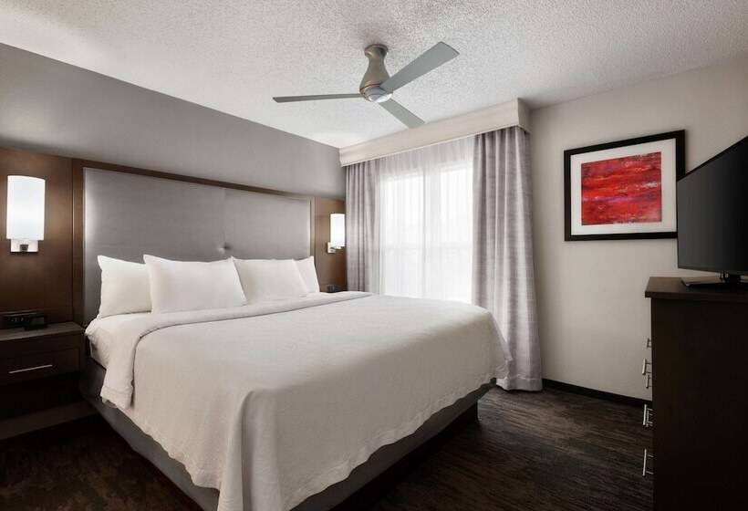 Suite Adaptée aux Personnes à Mobilité Réduite, Addison Suites